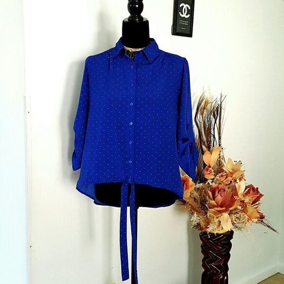 Beautiful blue top  - Picture 3 of 6